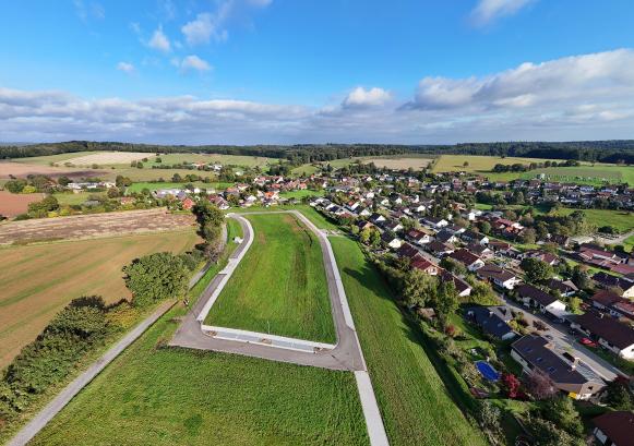 Seitliche Ansicht von oben Bauplätze in Haag Schönbrunn im Rhein-Neckar-Kreis Odenwald